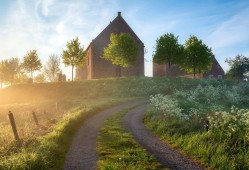 和平精英好装备在哪里买